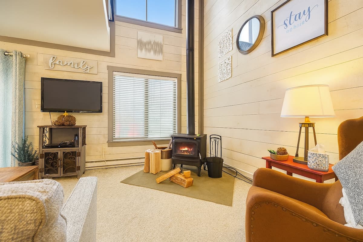 Kooser - Cozy Hidden Valley Retreat