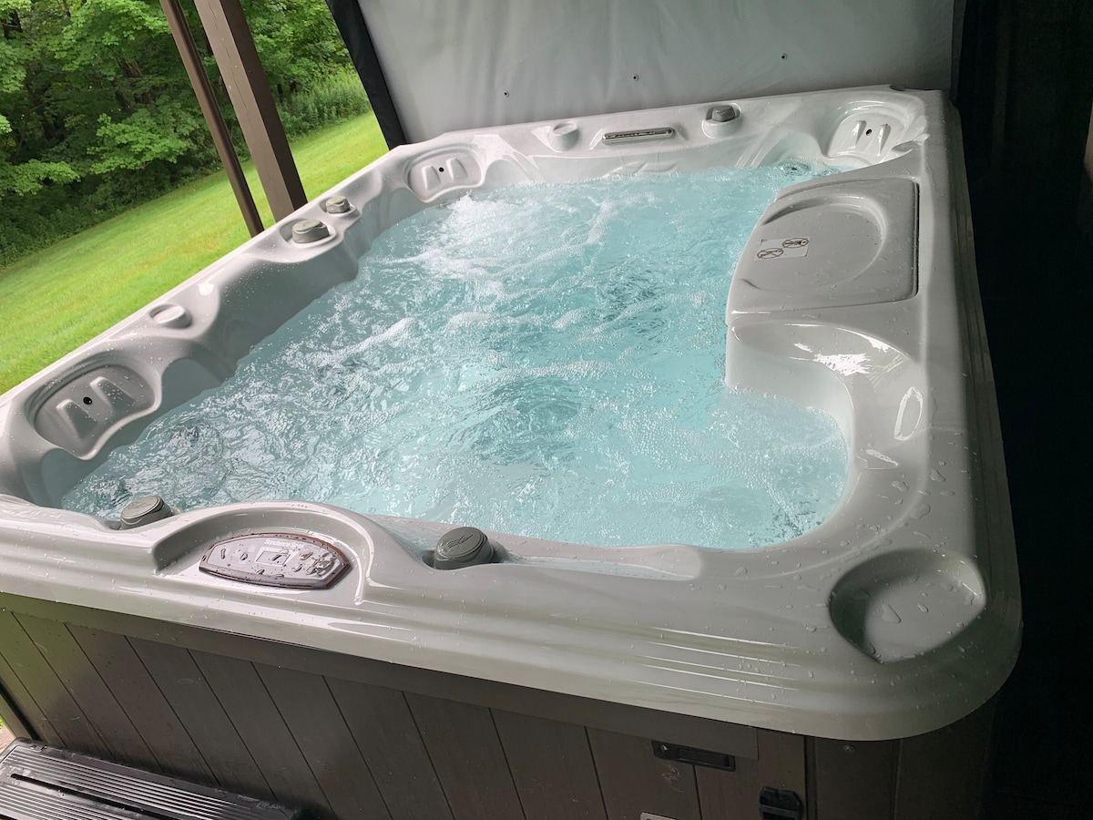 Kooser — private hot tub